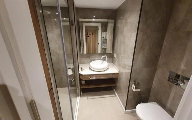 Leo Group BEST STUDIO 2507 Alliance Palace