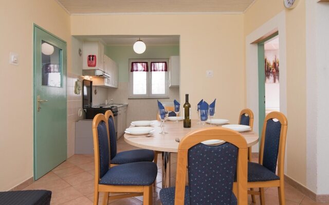 Amazing Home in Vinez With Wifi and 3 Bedrooms