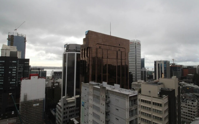 Unbeatable Central Apt next to Queen 22H