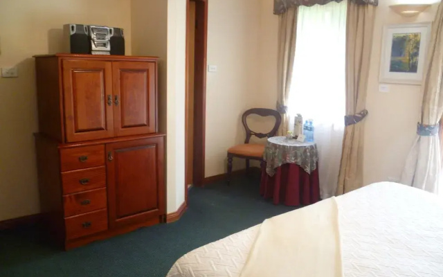 Oasis Inn Ulladulla - Guest 18 Years and Older