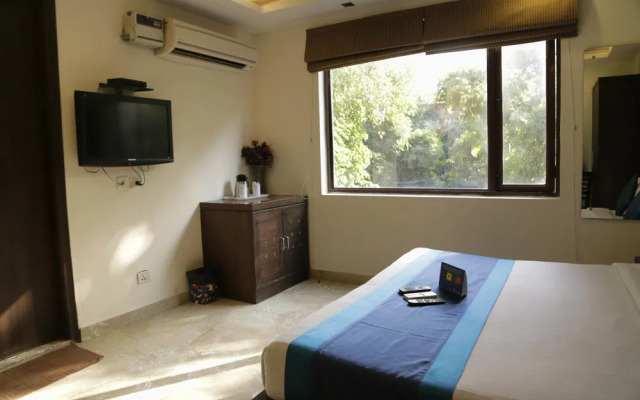 FabHotel Karol Bagh Main Market