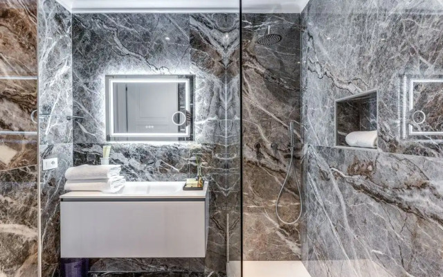 Spanish Steps Oasis Suites