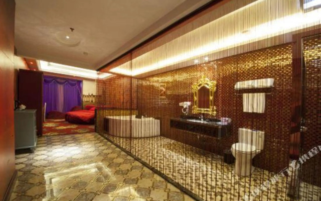 Yuechen Hotel (Xietaizi Subway Station)