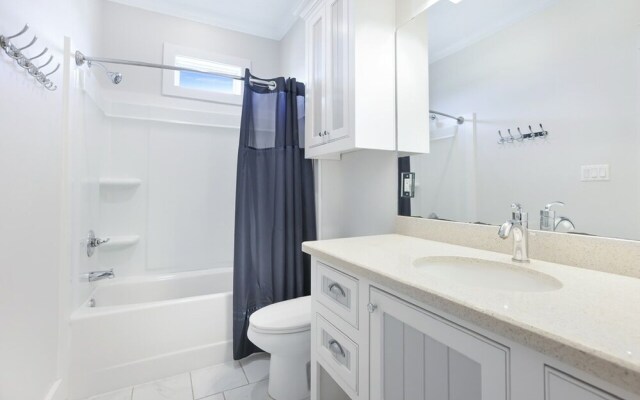 Sandy Orchid Lodge by RedAwning