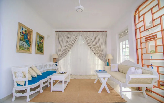 Yoho Sarah Boutique Villa