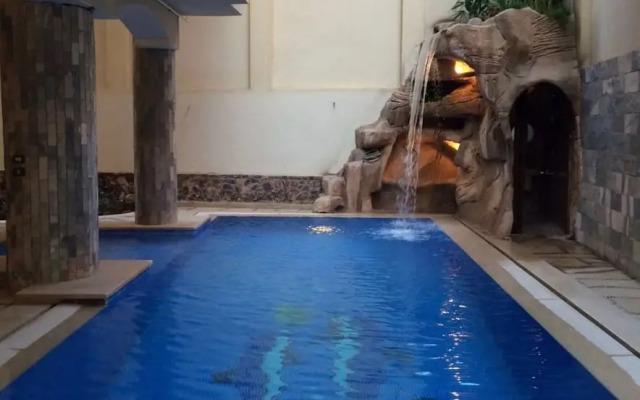 The Glasshouse Pools