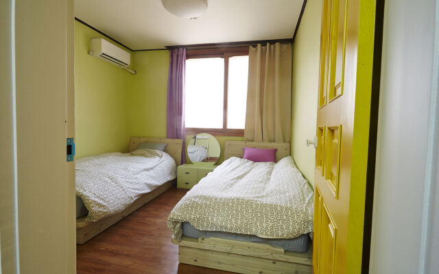 Owl Guesthouse - Hostel