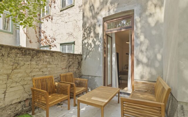 Stylish Apartments near AKH