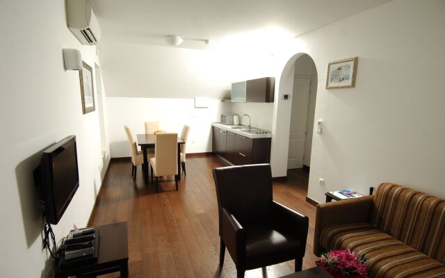Celenga Apartments with free offsite parking