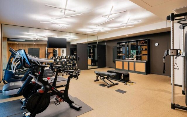 The Cloudveil, Autograph Collection