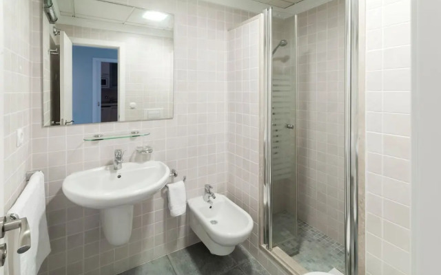 Camelot in Oliva With 1 Bedrooms and 1 Bathrooms