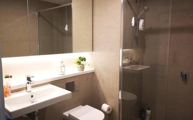 Modern apartment+office w Parking @ Olympic Park