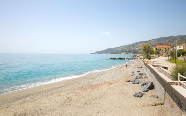 Stunning Home in Cetraro With 3 Bedrooms and Wifi