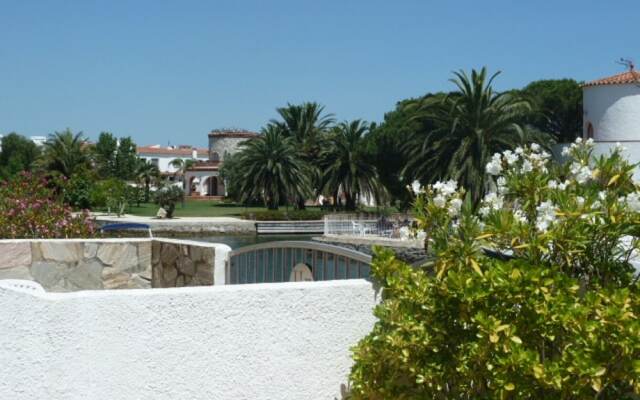 214-casa con Acceso Directo a su Amarre