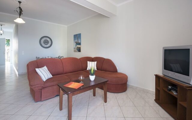 Niouris Apartments
