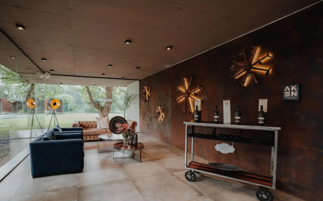 La Urumpta Hotel, AKEN MIND
