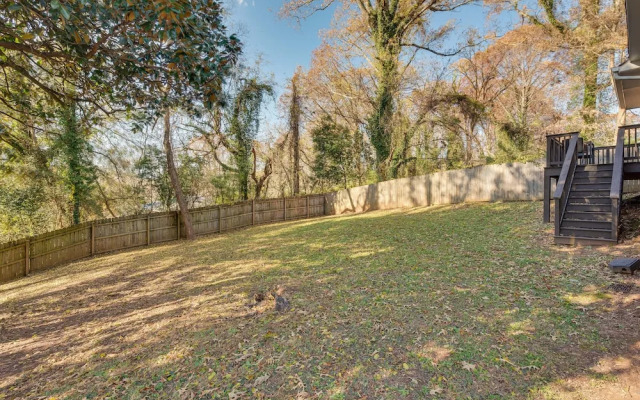 Well-equipped Atlanta Home With Deck!