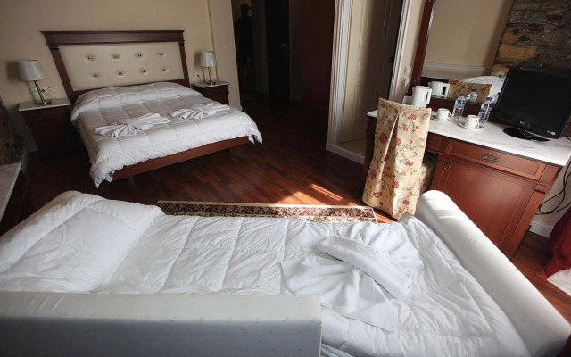 Aktaion Hotel