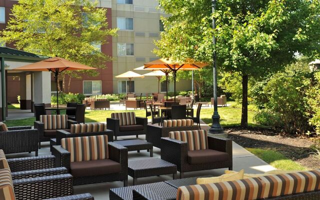 Courtyard Edison Woodbridge