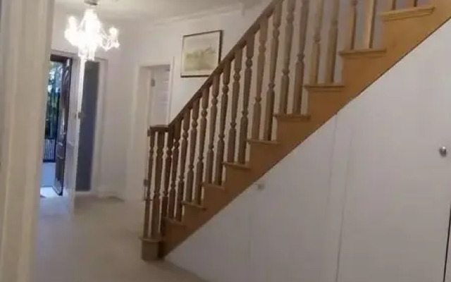 Bromley Manor - Spacious 11 Bedroom House