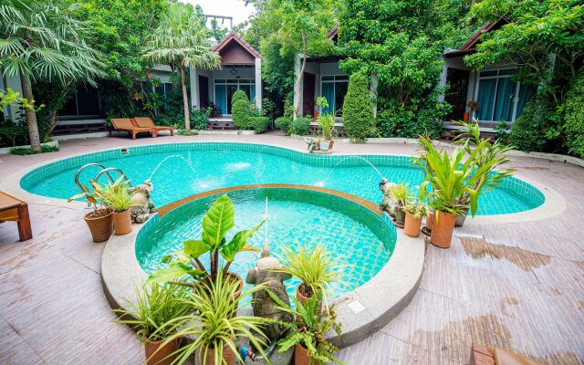 Baan Klang Aow Beach Resort