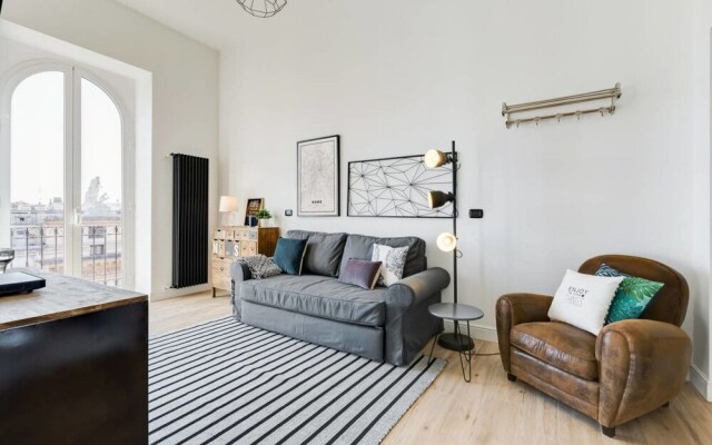 Large & Stylish 3 bed Flat in Excellent Location