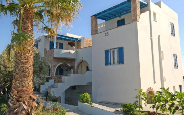 Manolis Studios