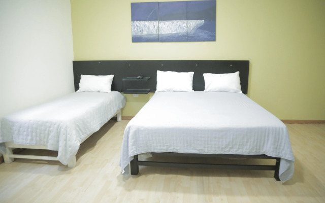 Miraflores Rooms