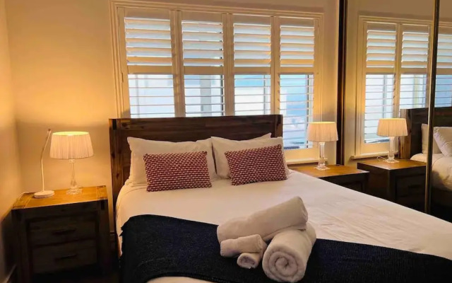 Unwind Esplanade Beach Escape No 5