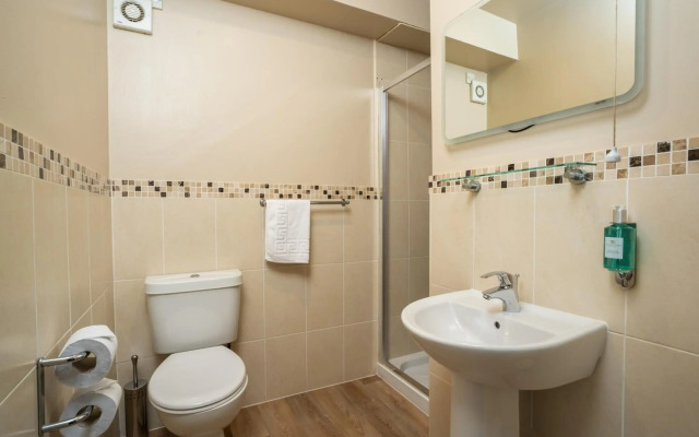 Belmore Court & Motel