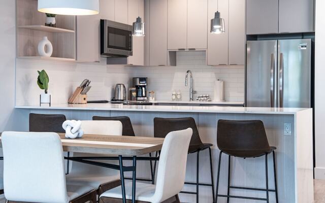 RevelStoked Getaway by Revelstoke Vacation