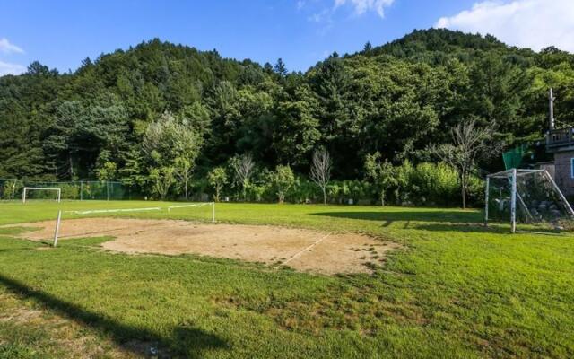 gapyeong samjunggol jandigujang pension