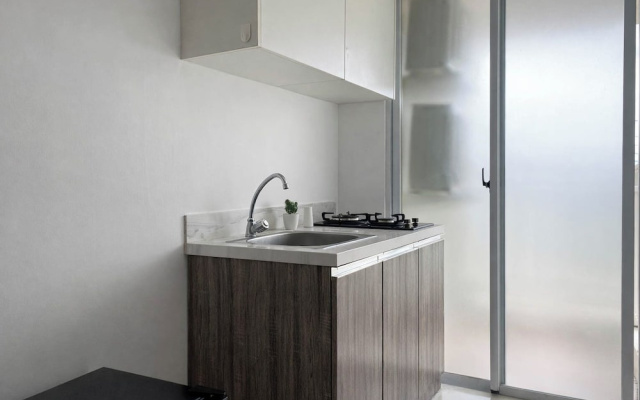 Simple Look 1Br Apartment At Vittoria Residence
