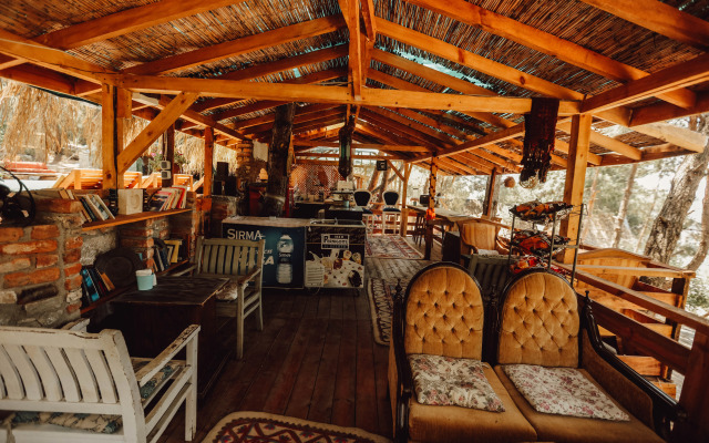 Kayserkaya Cottages & Camping