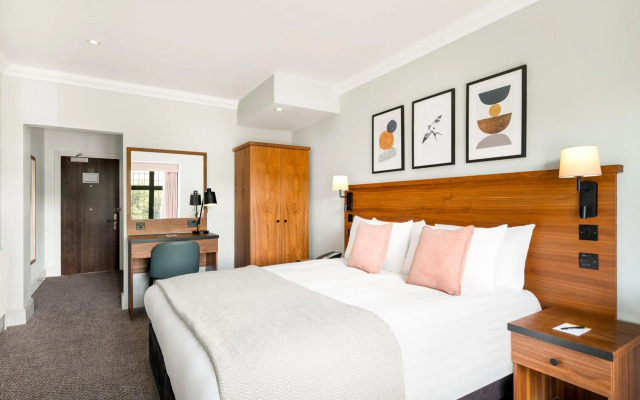 voco Lythe Hill Hotel & Spa by IHG