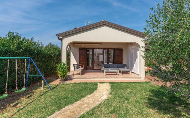 Holiday House in Novigrad With Pool