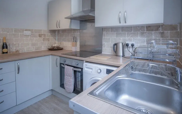 Langland Road - 2 Bedroom Town House