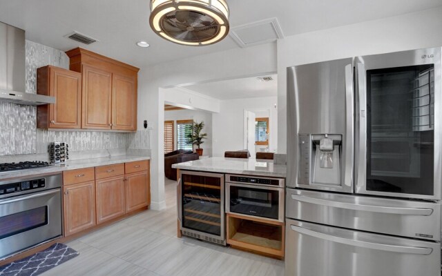 4BD House with Private Heated Pool