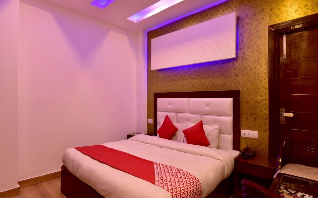 Hotel Whispering River