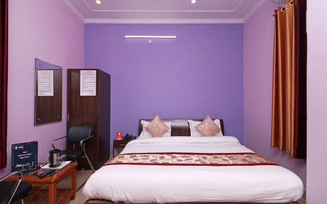 OYO 10623 Hotel Om Sai Guest In