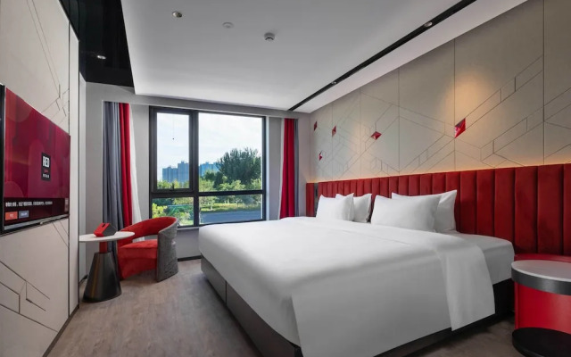 Radisson RED Beijing Universal Resort