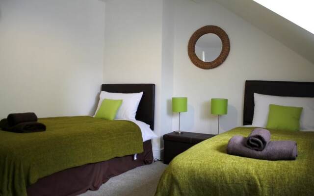 Licatas Apartment Cotswolds Sleeps 6