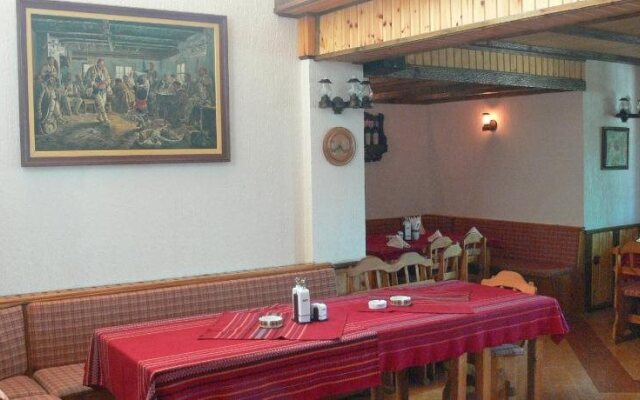 Family Hotel Adjev Han