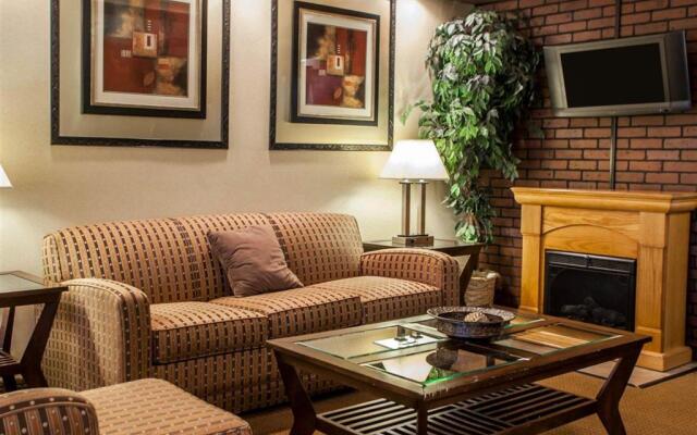 Quality Inn Aurora - Naperville Area