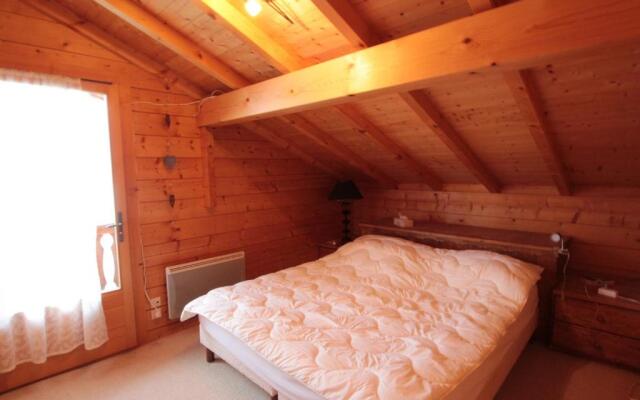 Chalet Les Carroz d'Arâches, 4 pièces, 8 personnes - FR-1-572-49