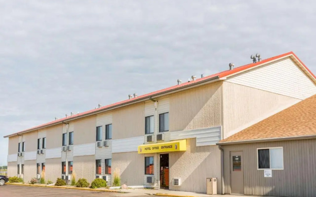 Super 8 Luverne