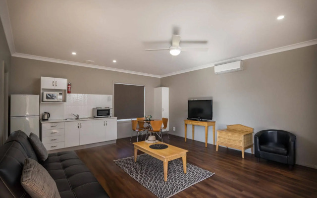 Akuna Motor Inn and Apartments