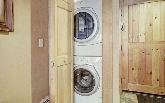 2609 Tenderfoot Lodge