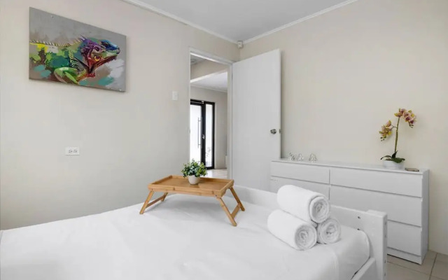 Lovely 3br2ba w Wifi Parking in Central Location