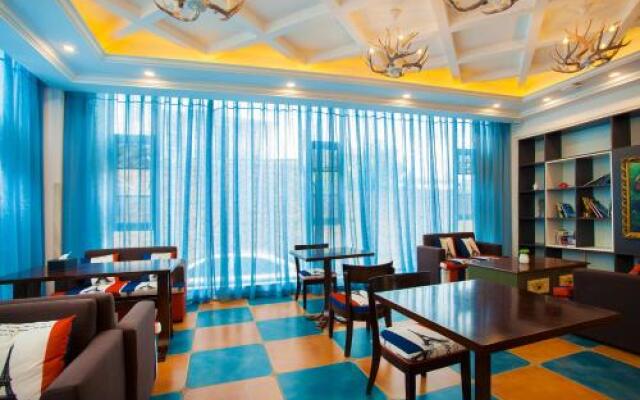 Dali Luzhoufan Seaview Hotel